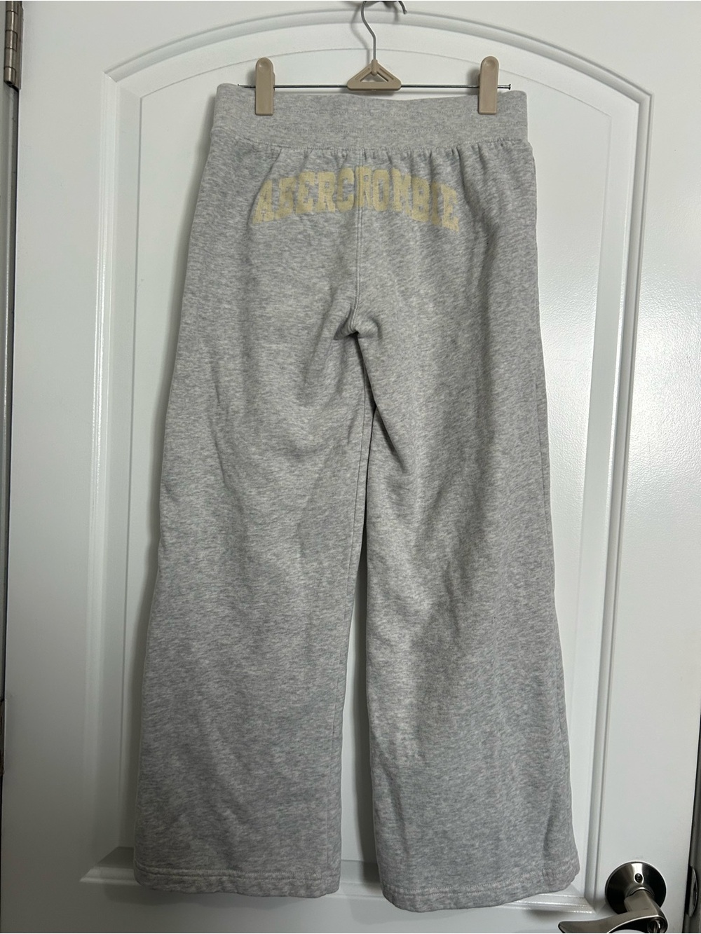 Abercrombie & Fitch Gray Wide-Leg Flare Sweatpants 90s y2k style size 13/14 cozy